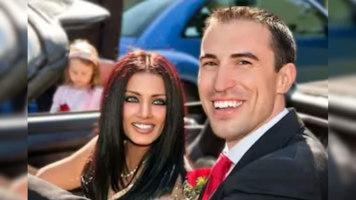 கணவர் கொடுமைப்படுத்தியதாக புகார்.. ரூ.50 கோடி இழப்பீடு கேட்டு வழக்கு தொடர்ந்த பிரபல நடிகை! | பொழுதுபோக்கு - News18 தமிழ்