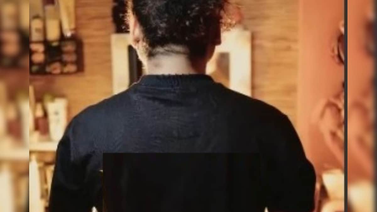 அன்று வாட்டர் வாஷ் செய்தவர்…இன்று சொகுசு கார் வாங்கிய நகைச்சுவை நடிகர்