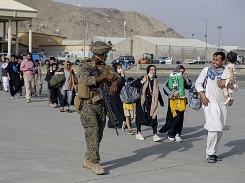  இந்த சம்பவத்திற்கு பிறகு, மூன்றாம் உலக நாடுகள்" என்று குறிப்பிடப்படும் ஆப்கானிஸ்தான், ஹைட்டி, ஈரான், மியான்மர், வெனிசுலா, ஏமன், சோமாலியா, சூடான் லிபியாவிலிருந்து அமெரிக்காவில் குடியேறுபவர்களுக்கு நிரந்திரத் தடை விதித்து அதிபர் டிரம்ப் உத்தரவிட்டுள்ளார். அமெரிக்காவுக்கு அச்சுறுத்தலாக உள்ளவர்கள் கட்டாயமாக நாடு கடத்தப்படுவார்கள் எனவும் டிரம்ப் தனது Truth social வலைதளத்தில் பதிவிட்டுள்ளார்.