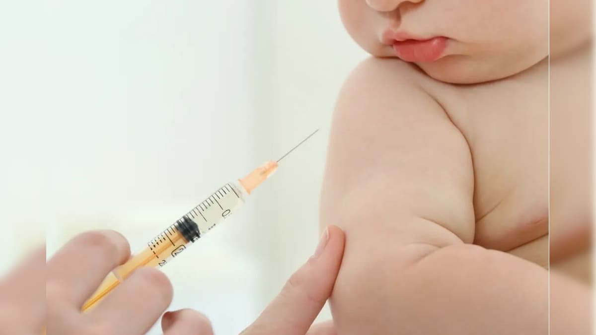 அமெரிக்காவில் கொரோனா தடுப்பூசி போட்ட 10 குழந்தைகள் உயிரிழப்பு - அதிர்ச்சி தகவல் | உலகம் - News18 தமிழ்