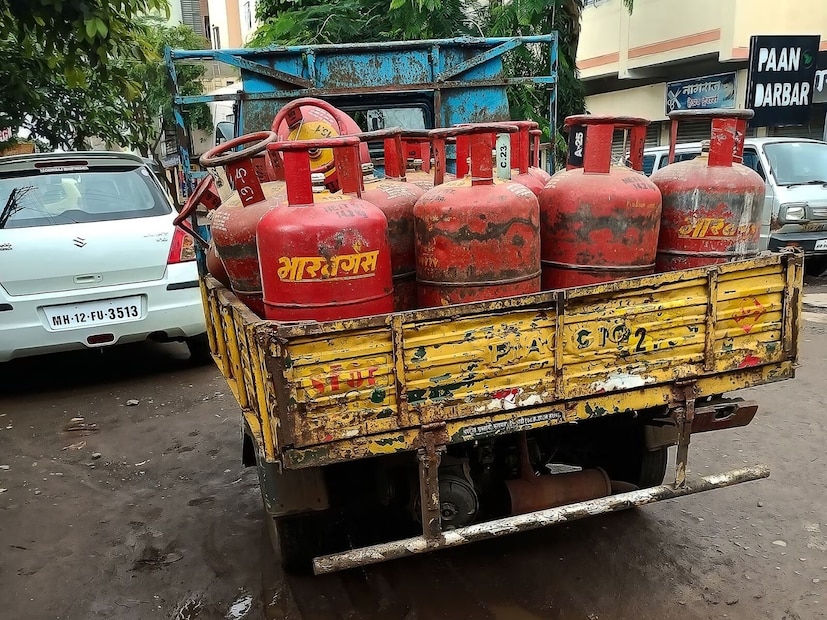  ஹோட்டல்கள், தொழிற்சாலைகளுக்கு பயன்படுத்தப்படும் 19 கிலோ எடை கொண்ட வணிக சிலிண்டர்களின் தேவை நாள் ஒன்றுக்கு 30,000 முதல் 40,000 வரை உள்ளது. சென்னையில் மட்டும் நாள் ஒன்றுக்கு 40,000 முதல் 50,000 வீட்டு உபயோக சிலிண்டர்களும், 6,000 முதல் 8,000 வணிகப் பயன்பாட்டு சிலிண்டர்களும் விநியோகம் செய்யப்படுகின்றன.