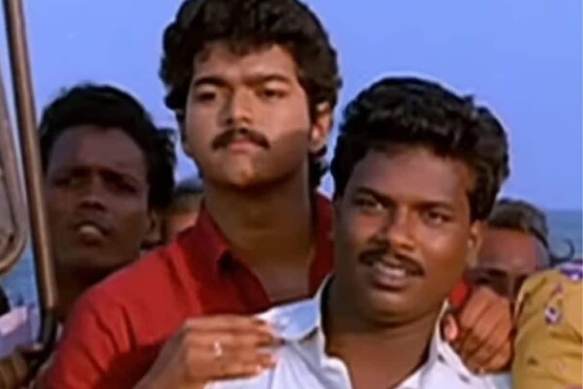 எம்.எல்.ஏ மகன்... இப்போ பிரபல நடிகர்... விஜய்யுடன் இருக்கும் இவர் யார் தெரிகிறதா?