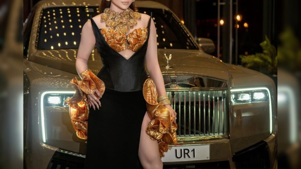 நடித்த 11 படங்கள்.. பெரிய ஹிட் இல்லை... ரூ. 200 கோடி சொத்து கொண்ட நடிகை.. தங்க கேக், போன் கவர்.. யார் இவர்? | பொழுதுபோக்கு - News18 தமிழ்