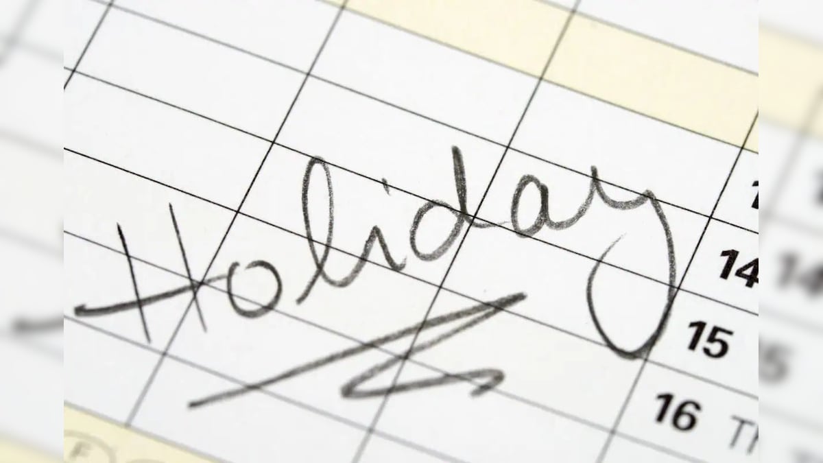 Holidays : ஜனவரி மாதத்தில் மட்டும் 16 நாட்கள் விடுமுறை.. உங்களது பேங்க் வேலைகளை முன்னரே ப்ளான் பண்ணிக்கோங்க.. | ட்ரெண்டிங் - News18 தமிழ்