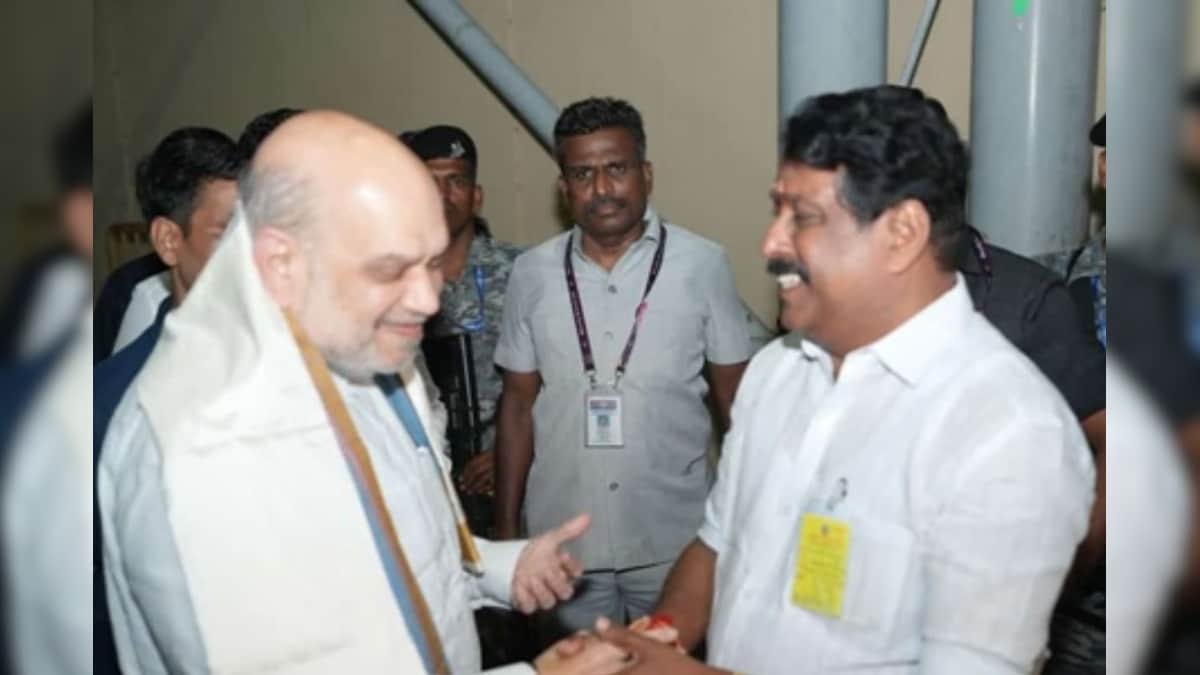 அதிமுக கூட்டணியில் பாஜகவுக்கு 65 சீட்... டெல்லியில் நடந்த பேச்சுவார்த்தை... அமித்ஷாவிடம் நயினார் கொடுத்த லிஸ்ட் | தமிழ்நாடு - News18 தமிழ்