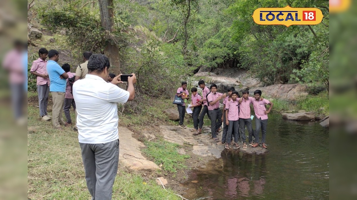 காட்டுக்குள் ட்ரக்கிங்... பயணத்தை சிலாகித்து அனுபவித்த அரசு பள்ளி மாணவர்கள்..! | தென்காசி - News18 தமிழ்