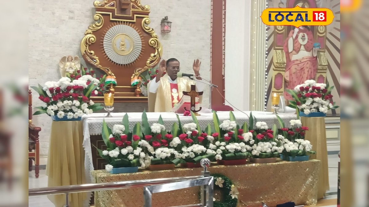 நாமக்கல் தூய கிறிஸ்து அரசர் ஆலய திருப்பலி... கிறிஸ்துமஸ் சிறப்பு வழிபாடு... | நாமக்கல் - News18 தமிழ்