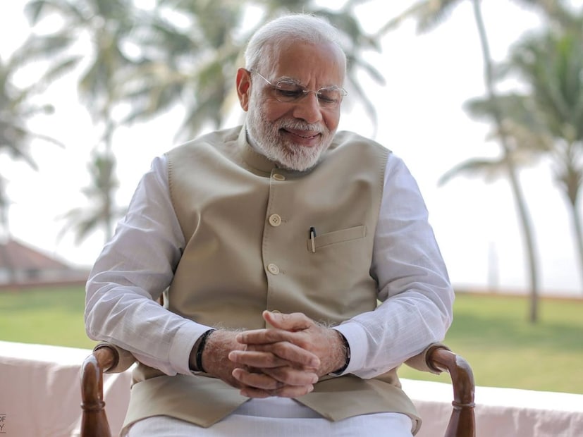  பிரதமர் நரேந்திர மோடியின் வாழ்க்கை வரலாற்றை அடிப்படையாக கொண்டு புதிய படம் ஒன்று உருவாகிறது. இந்தப் படத்துக்கான பூஜை இன்று நடைபெற்றது. இதில் பிரதமர் மோடியின் வாழ்க்கையில் பல்வேறு காலகட்டங்களை இந்தப் படம் வெளிப்படுத்தும் என தெரிவிக்கப்பட்டுள்ளது. படம் அடுத்த ஆண்டு திரையரங்குகளில் வெளியாகிறது.