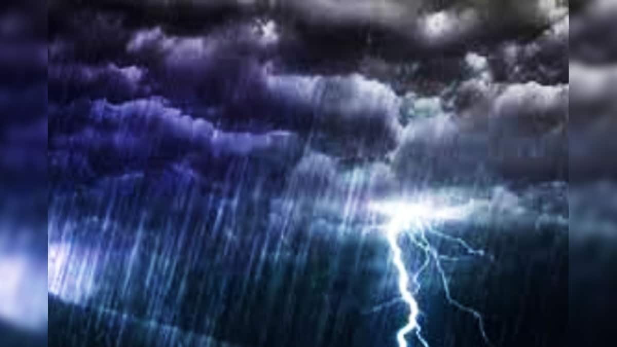 Weather Update | 17 மாவட்டங்களில் இரவு 10 மணி வரை வெளுத்து வாங்கப்போகும் மழை.. எந்தெந்த மாவட்டங்கள் தெரியுமா...? | தமிழ்நாடு - News18 தமிழ்