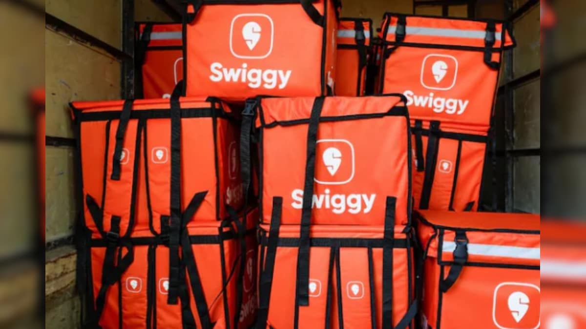 ஸ்விகி மூலம் ரூ.1 லட்சத்துக்கும் மேல் ஆணுறைகள் வாங்கிய நபர்...! 2025ஆம் ஆண்டிறுதி அறிக்கையில் சுவாரஸ்யம்... | ட்ரெண்டிங் - News18 தமிழ்