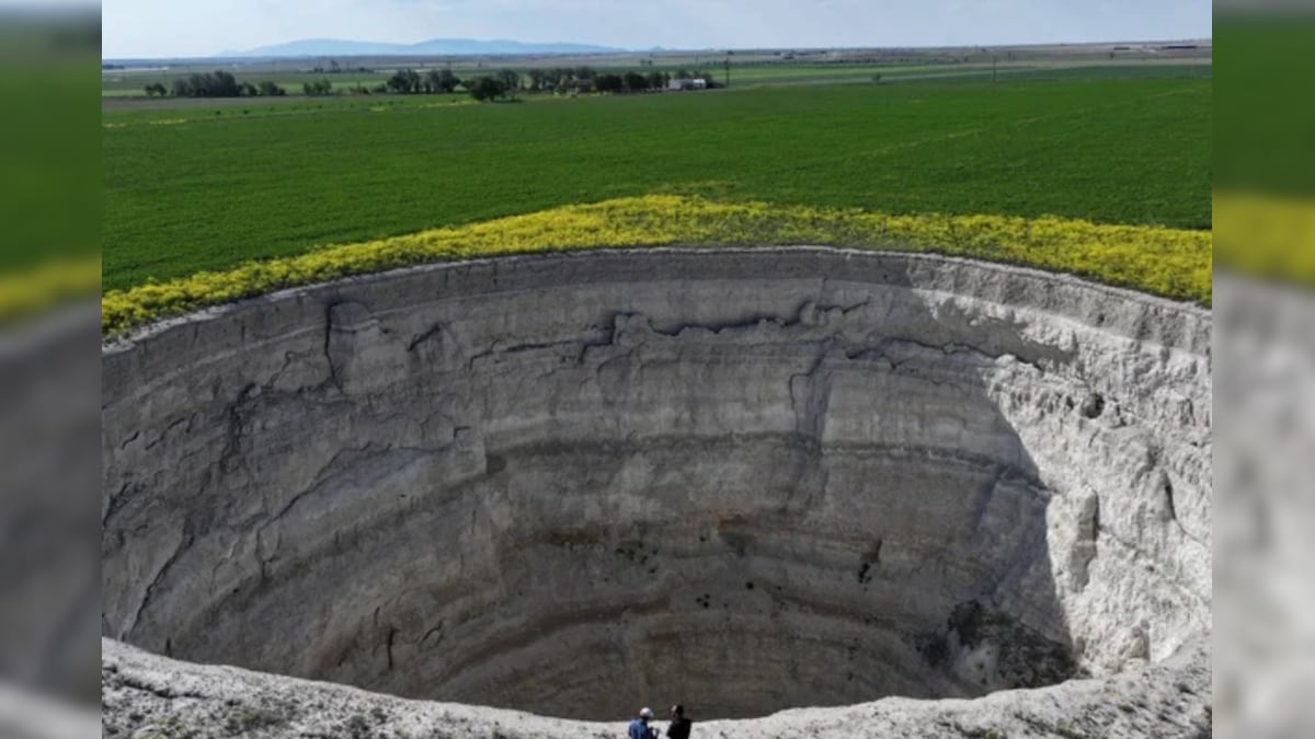 துருக்கி நாட்டில் வறட்சியால் உருவான புதை குழிகள்.. விவசாயம் அழிக்கப்படுவதால் பொதுமக்கள் அதிர்ச்சி | உலகம் - News18 தமிழ்