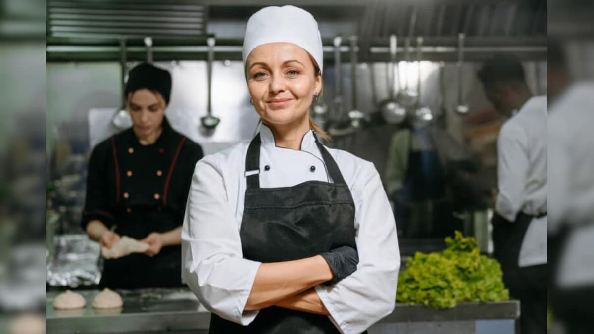 Chef – Cook இந்த இரண்டுக்கும் ஒரே அர்த்தம்தானா? அல்லது வேறுபாடு உள்ளதா? விபரம் என்ன? | ட்ரெண்டிங் - News18 தமிழ்