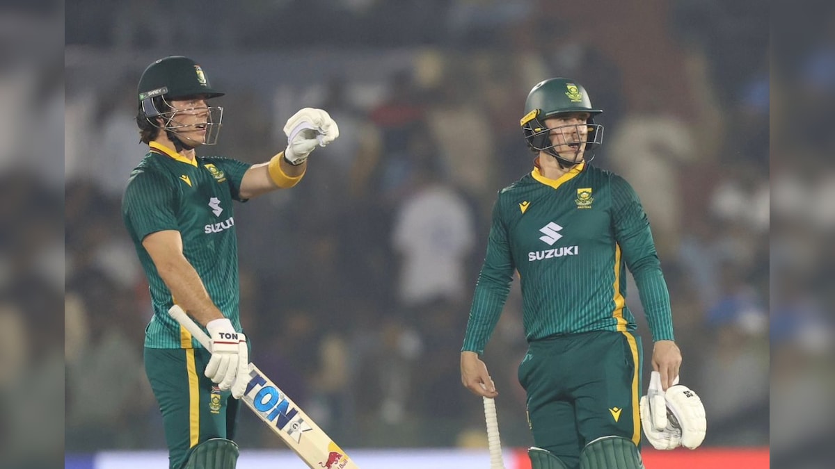 2-ஆவது ஒருநாள் போட்டியில் இந்திய அணி போராடி தோல்வி.. 4 விக். வித்தியாசத்தில் வென்றது தென்னாப்பிரிக்கா… | விளையாட்டு - News18 தமிழ்