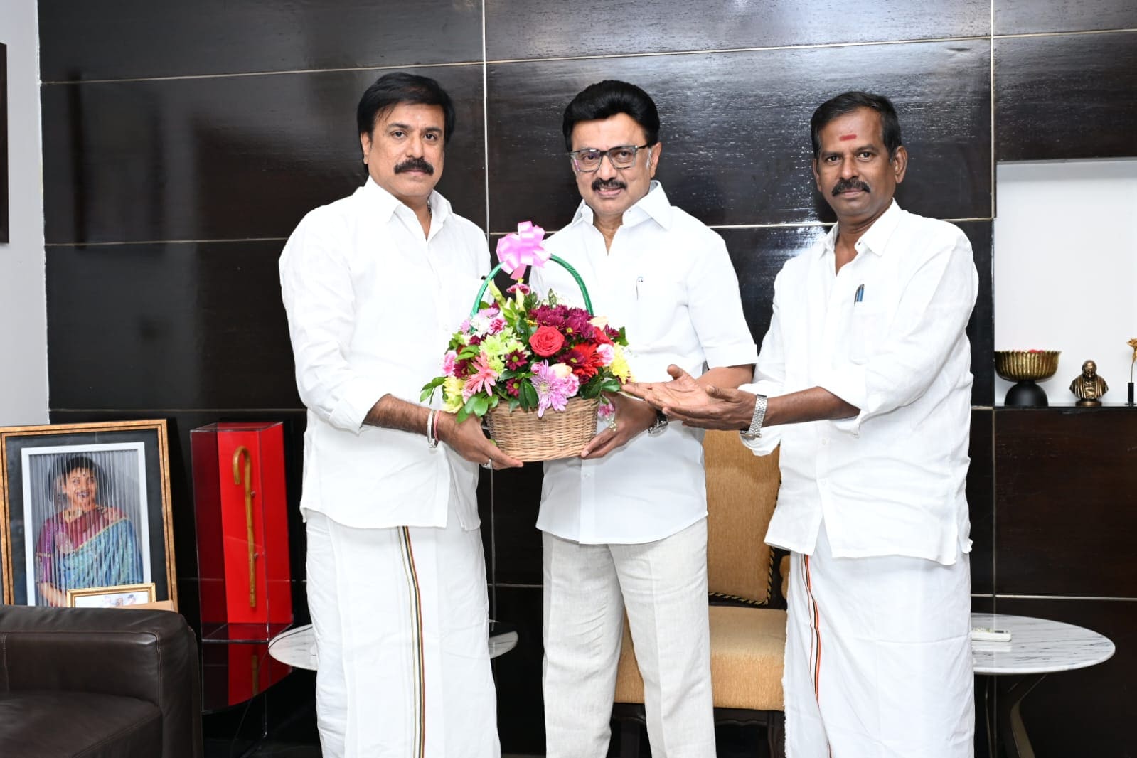 WhatsApp Image 2025 12 25 at 19.12.53 2025 12 72c59f13b84dd55bcf5f5abe6aa2b724