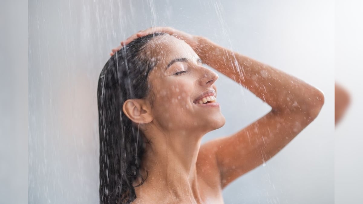 இரவில் குளிக்கும் பழக்கம் இருக்கா..? இந்த விஷயம் தெரிஞ்சா இனி செய்ய மாட்டீங்க..! | லைஃப்ஸ்டைல் - News18 தமிழ்