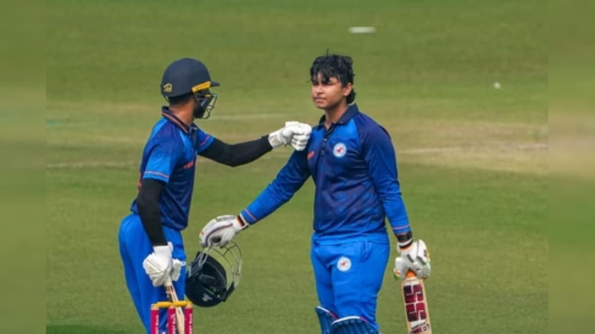 Cricket | 50 ஓவரில் பல உலக சாதனை... வைபவ் சூர்யவன்ஷியை மிஞ்சிய சக வீரர்... ஒரு பந்தில் நழுவிய வாய்ப்பு! | விளையாட்டு - News18 தமிழ்