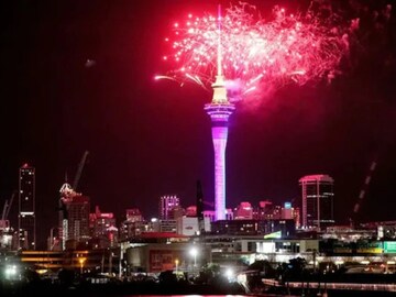 ஸ்கை டவரில் வான வேடிக்கை