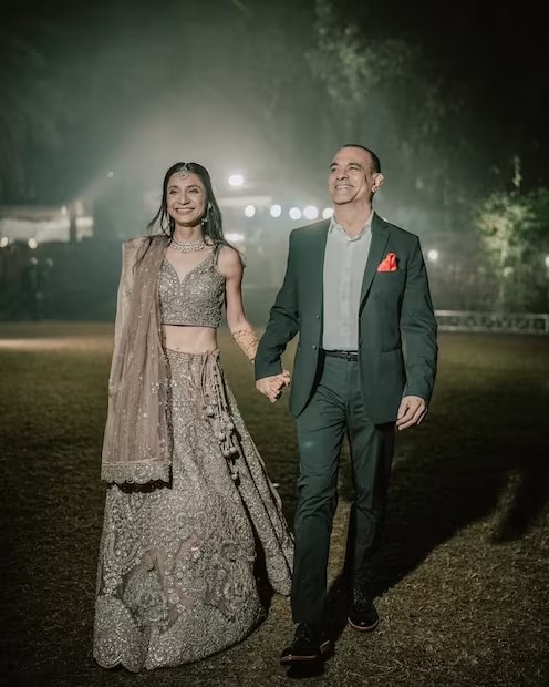 54 வயதில் திருமணம் செய்த நடிகர்.. மனைவி 17 வருடம் இளையவர்.. விஜய் தேவரகொண்டா பட நடிகர் யார் தெரியுமா?