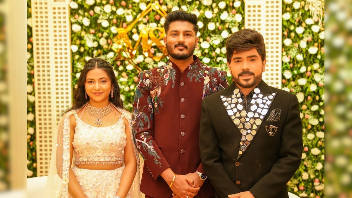 அஜித் பட இயக்குநர் மகள் திருமண விழாவில் லெஜண்ட் சரவணன்.. வைரலாகும் போட்டோஸ்! | பொழுதுபோக்கு - News18 தமிழ்