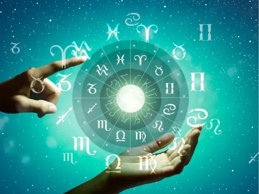  ஜோதிடத்தின்படி, கிரக இயக்கங்களும் அவற்றின் சேர்க்கைகளும் மனித வாழ்வில் பெரும் தாக்கத்தை ஏற்படுத்துவதாக நம்பப்படுகிறது. ஒரே நேரத்தில் பல கிரகங்கள் ஒரே ராசியில் இருப்பது ஒரு அரிய நிகழ்வாகக் கருதப்படுகிறது. அத்தகைய சேர்க்கை ஏற்படும்போது, ​​அது ஒரு "யோகம்" என்று கருதப்படுகிறது, மேலும் அது ஒரு நபரின் வாழ்க்கை முறை, நிதி நிலைமை, ஆரோக்கியம் மற்றும் தொழில் ஆகியவற்றில் தாக்கத்தை ஏற்படுத்துவதாக ஜோதிடர்கள் கூறுகிறார்கள்.