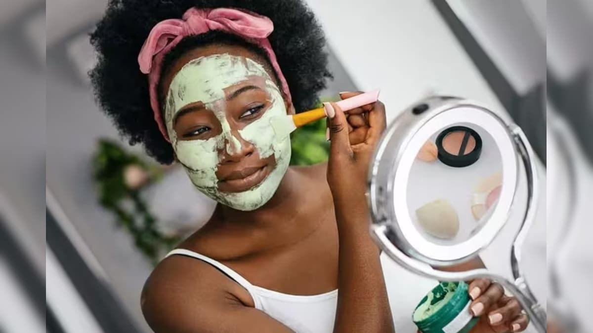 ரீல்ஸ் வீடியோக்களை பார்த்து ஸ்கின்கேர் செய்கிறீர்களா..? எச்சரிக்கும் நிபுணர்..! | லைஃப்ஸ்டைல் - News18 தமிழ்