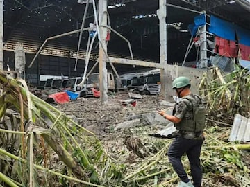 தாய்லாந்து - கம்போடியா இடையே போர் நிறுத்தம்.. இரு நாடுகளும் கூட்டாக அறிவிப்பு!