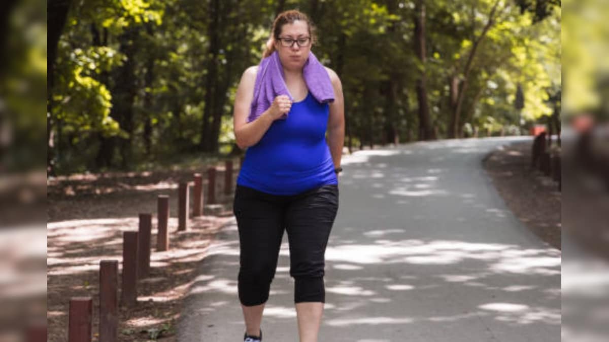 1 கிலோ கொழுப்பைக் கரைக்க நீங்கள் எத்தனை ஸ்டெப்ஸ் வாக்கிங் செல்ல வேண்டும்.? அவசியம் தெரிஞ்சுக்கோங்க | லைஃப்ஸ்டைல் - News18 தமிழ்