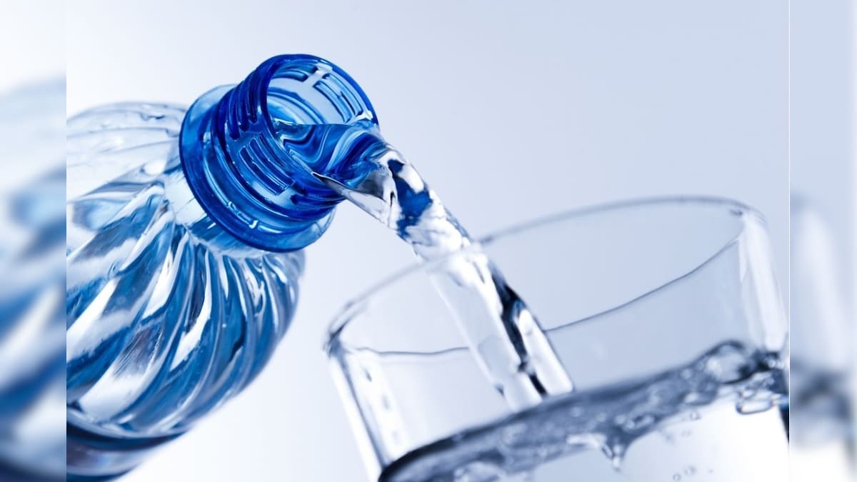 Water Intake | ஒருநாளைக்கு எத்தனை லிட்டர் தண்ணீர் குடிப்பது அவசியம்? அறிவியல் சொல்வதென்ன? | லைஃப்ஸ்டைல் - News18 தமிழ்