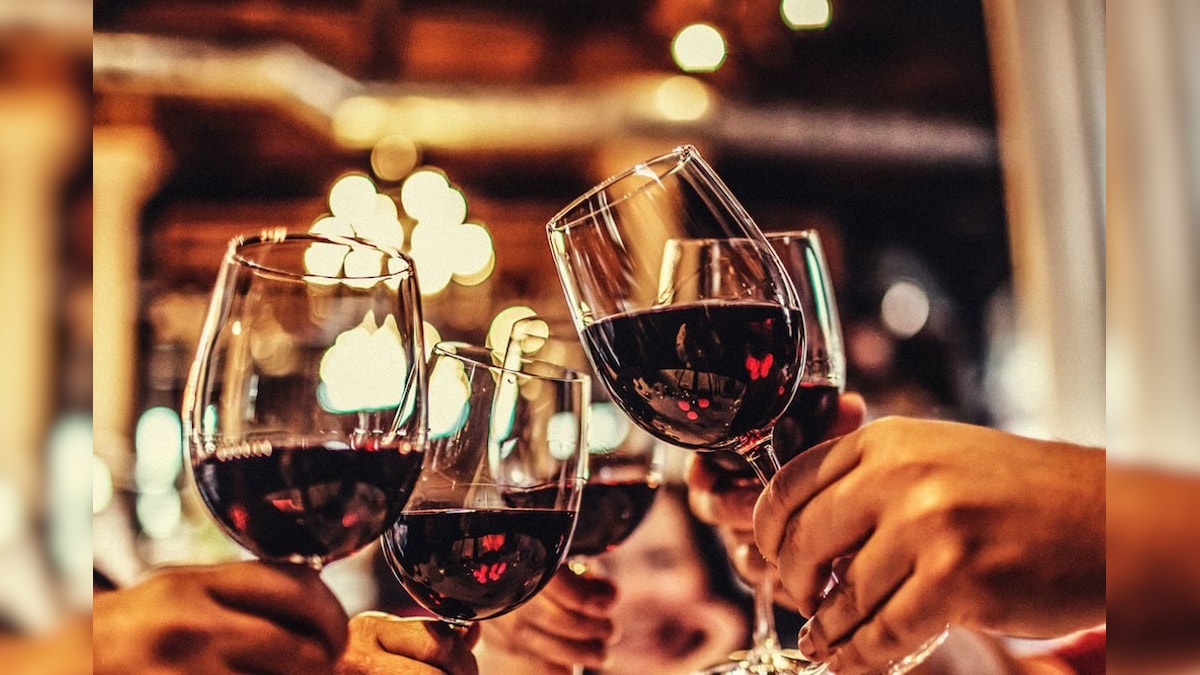 இரவு உணவோடு ஒரு கிளாஸ் ஒயின் அருந்துவது இதய ஆரோக்கியத்திற்கு நல்லதா? நிபுணர்கள் கருத்து! | லைஃப்ஸ்டைல் - News18 தமிழ்