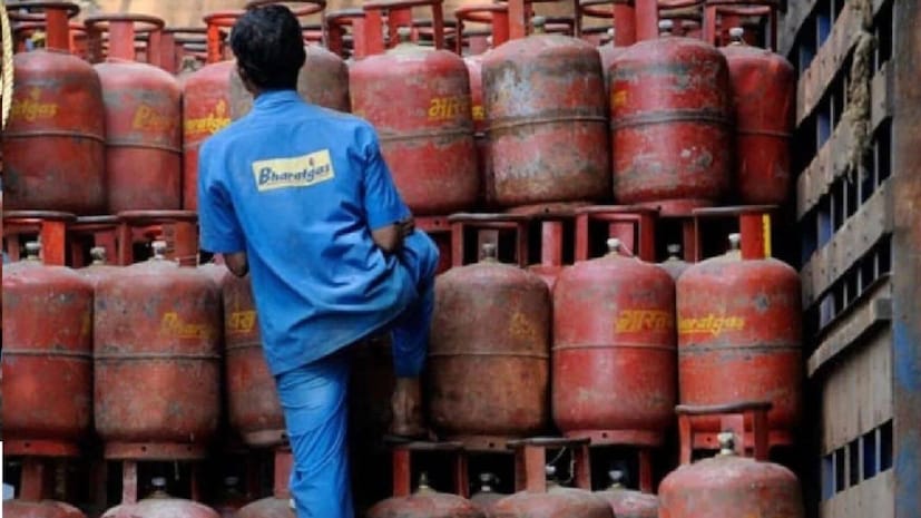 கேஸ் சிலிண்டர் விலை அதிரடி உயர்வு... எவ்வளவு தெரியுமா?