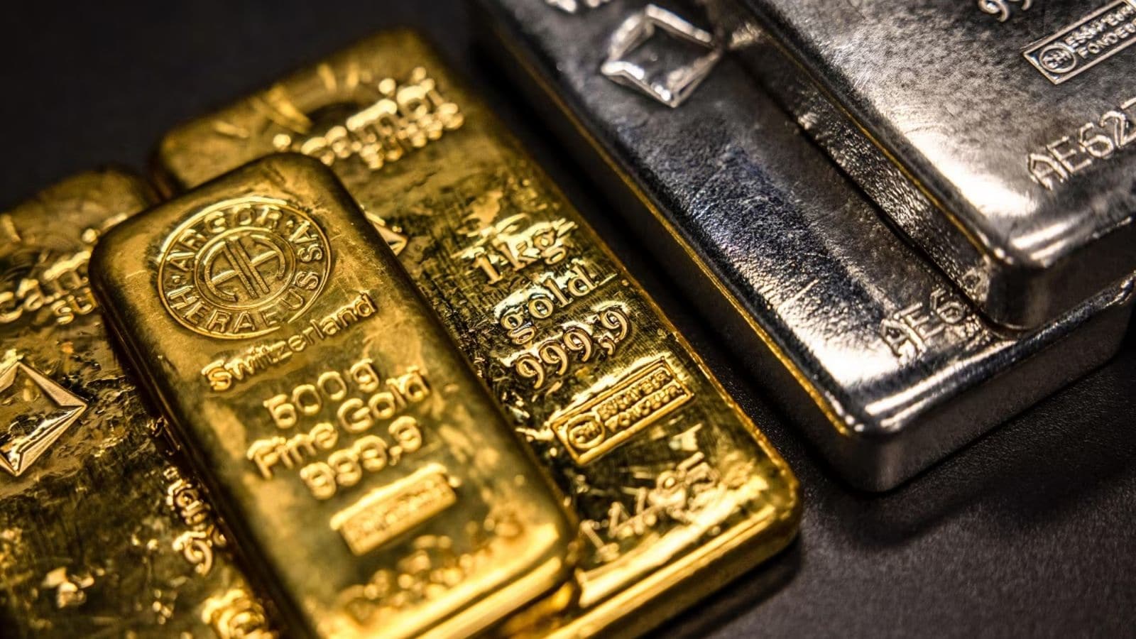 Gold, Silver Price | தலைகீழாக மாறப்போகும் தங்கம், வெள்ளி விலை.. இந்த வாரம் தங்கம் விலை இதுதான்.. வெளியான கணிப்பு! | வணிகம் போட்டோகேலரி - News18 தமிழ்