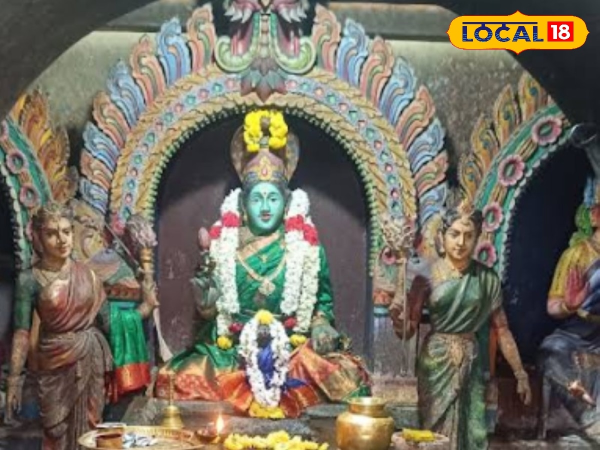 பச்சை நிற சேலையில் மட்டுமே அம்மன்... எலுமிச்சை பழத்தில் தெரியும் ரிசல்ட்... வினோத வழிபாடு எங்கு தெரியுமா? | Spirituality News (ஆன்மீக செய்திகள்) - News18 தமிழ்