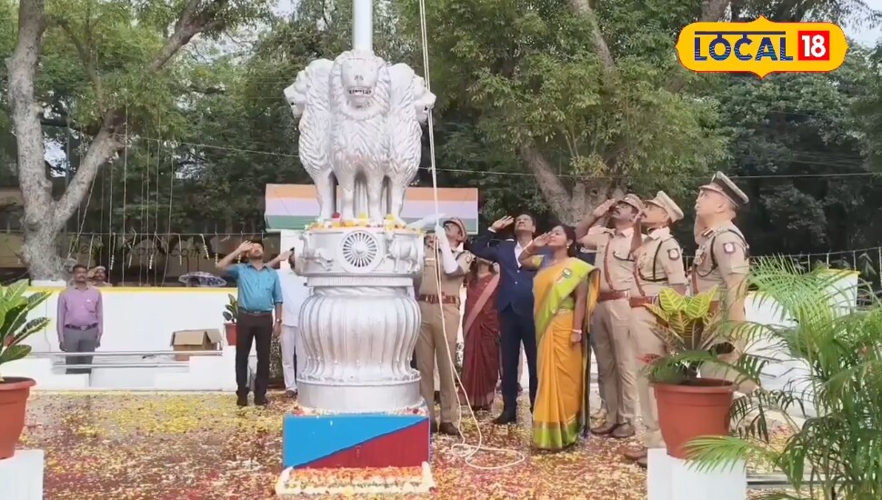 மூவர்ண கொடி… மிடுக்கான அணிவகுப்பு... கொட்டும் மழையில் குடியரசு தின விழா கோலாகலம் | தஞ்சாவூர் செய்தி(Thanjavur News) - News18 தமிழ்