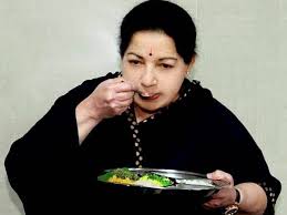 ஈரோடு பேமஸ்....  மறைந்த முதல்வர் ஜெயலலிதா விரும்பி சாப்பிட்ட மல்லிகை பூ இட்லி... ரெசிபி இதோ ! | லைப்ஸ்டைல் போட்டோகேலரி - News18 தமிழ்