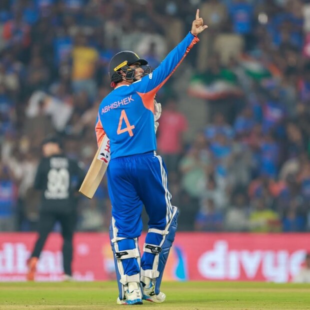 திருமணச் செய்தி வைரலானாலும், இதில் உள்ள சில முக்கியமான உண்மைகளை நாம் கவனிக்க வேண்டும். 2026 டி20 உலகக்கோப்பைத் தொடர் தற்போது உச்சக்கட்டத்தில் உள்ளது. பிப்ரவரி 12-ல் நமீபியாவுடனும், பிப்ரவரி 15-ல் பரம எதிரியான பாகிஸ்தானுடனும் இந்தியா மோதவுள்ளது. பிப்ரவரி 14-ஆம் தேதி, உலகமே எதிர்பார்க்கும் இந்தியா - பாகிஸ்தான் ஆட்டத்திற்கு முந்தைய நாள் என்பதால், அந்த நாளில் இந்திய அணியின் தூணாக இருக்கும் அபிஷேக் சர்மா திருமண பந்தத்தில் இணைவது என்பது சாத்தியமில்லாத ஒன்று. மேலும், இதுவரை அபிஷேக் சர்மாவோ அல்லது அவரது குடும்பத்தினரோ இந்தத் திருமணச் செய்தியை உறுதிப்படுத்தவில்லை. திருமணச் செய்தி வைரலானாலும், இதில் உள்ள சில முக்கியமான உண்மைகளை நாம் கவனிக்க வேண்டும். 2026 டி20 உலகக்கோப்பைத் தொடர் தற்போது உச்சக்கட்டத்தில் உள்ளது. பிப்ரவரி 12-ல் நமீபியாவுடனும், பிப்ரவரி 15-ல் பரம எதிரியான பாகிஸ்தானுடனும் இந்தியா மோதவுள்ளது. பிப்ரவரி 14-ஆம் தேதி, உலகமே எதிர்பார்க்கும் இந்தியா - பாகிஸ்தான் ஆட்டத்திற்கு முந்தைய நாள் என்பதால், அந்த நாளில் இந்திய அணியின் தூணாக இருக்கும் அபிஷேக் சர்மா திருமண பந்தத்தில் இணைவது என்பது சாத்தியமில்லாத ஒன்று. மேலும், இதுவரை அபிஷேக் சர்மாவோ அல்லது அவரது குடும்பத்தினரோ இந்தத் திருமணச் செய்தியை உறுதிப்படுத்தவில்லை.