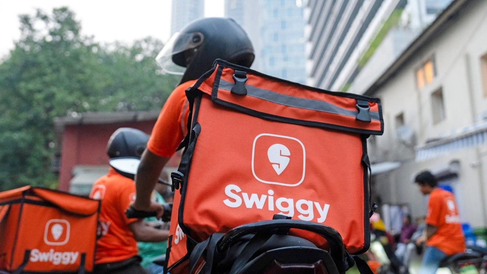 இனி Swiggy-ல் இப்படி கூட உணவுகளை ஆர்டர் செய்யலாம்.. வந்தாச்சு புது அப்டேட்..! | Swiggy AI Order | வணிகம் போட்டோகேலரி - News18 தமிழ்