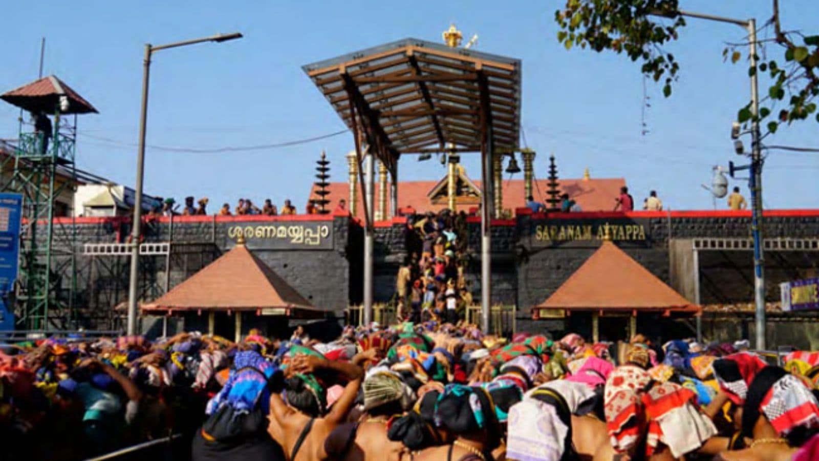 சபரிமலை தினக்கூலி ஊழியர்கள் கணக்கில் ஏராளமான பண புழக்கம் - அதிகாரிகள் விசாரணை! | Spirituality News (ஆன்மீக செய்திகள்) - News18 தமிழ்