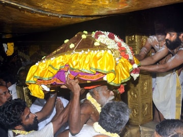 சபரிமலை திருவாபரணம்