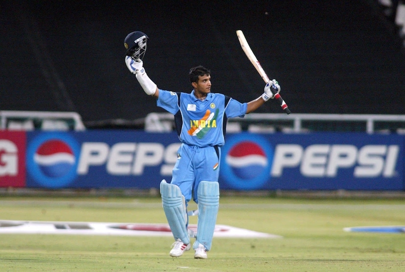  1997 முதல் 2003 வரையிலான ஆறு ஆண்டுகளில், உலக அளவில் ஒருநாள் போட்டிகளில் அதிக ரன்கள் குவித்த வீரர் கங்குலிதான். அவர் 7,829 ரன்கள் எடுத்திருந்தார். அவருக்கு அடுத்த இடத்தில் தான் 7,525 ரன்கள் உடன் சச்சின் டெண்டுல்கர் இருந்தார். இதற்கிடையே, இதே காலகட்டத்தில் அதிகப்படியான பந்துகளைச் சந்தித்தவர் கங்குலி தான். வெறும் அதிரடி மட்டும் காட்டாமல், எதிரணியின் பந்துவீச்சைச் சோர்வடையச் செய்ய 10,000-க்கும் மேற்பட்ட பந்துகளை எதிர்கொண்டு மதில் போல நின்றார் கங்குலி.