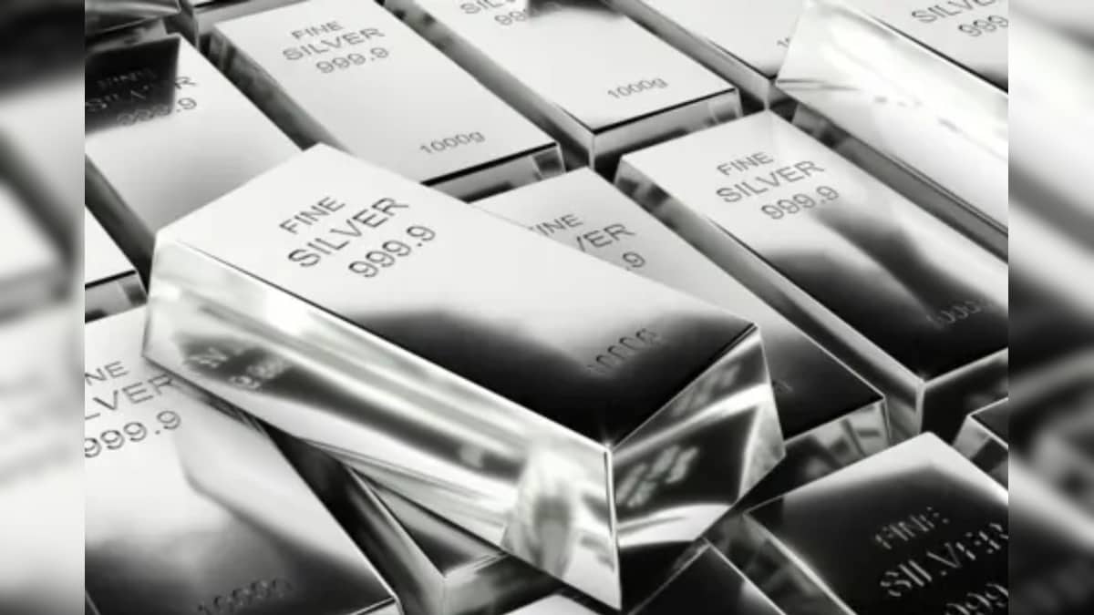 Silver Price | வெள்ளியில் இப்போது ரூ.1 லட்சம் முதலீடு செய்தால், டிசம்பரில் எவ்வளவு லாபம் கிடைக்கும்? | வணிகம் - News18 தமிழ்