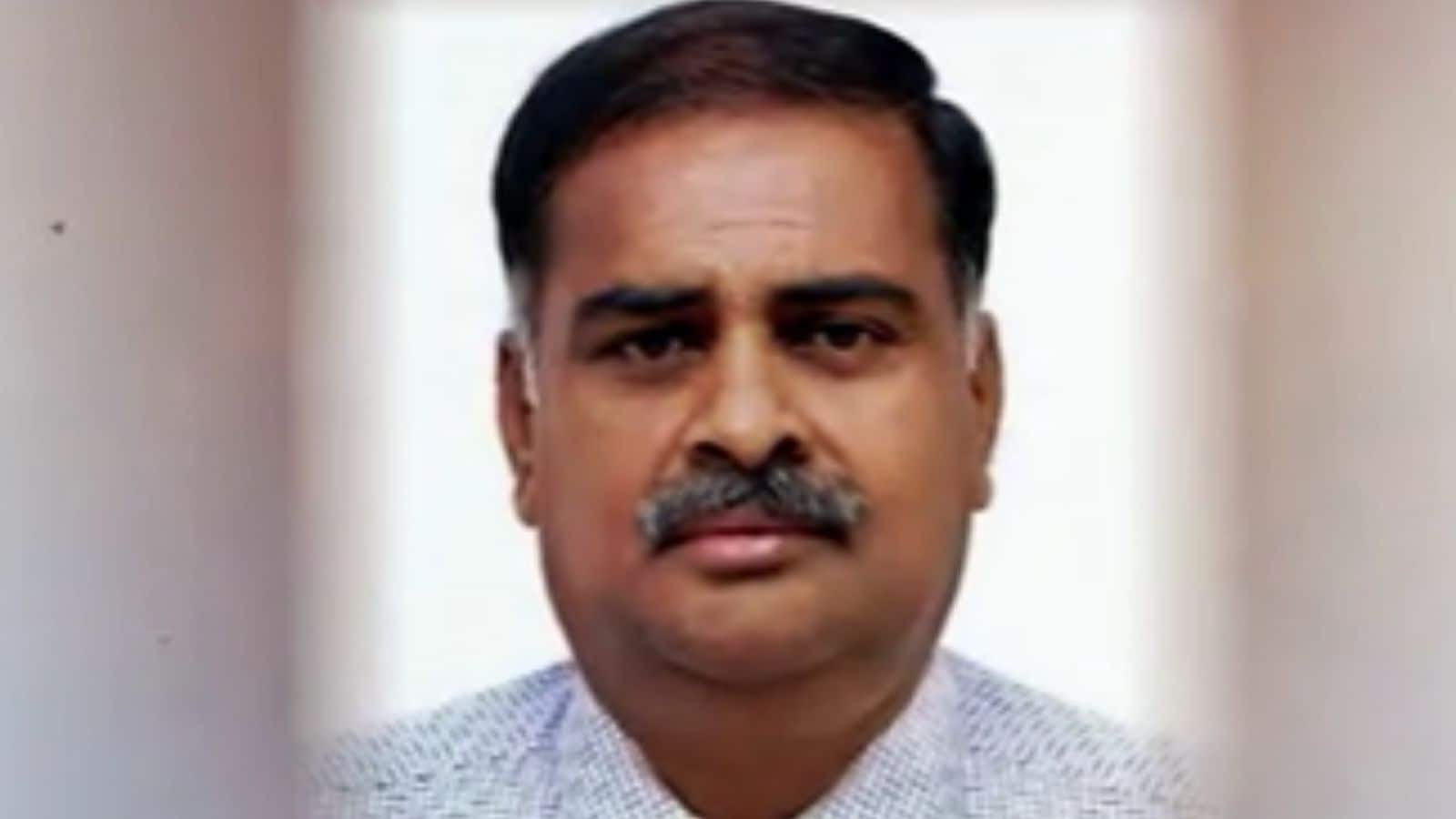 சிவகாசி: கல்லூரி மாணவி தற்கொலை விவகாரம் - தற்கொலைக்கு தூண்டியதாக கல்லூரி முதல்வர் கைது... | தமிழ்நாடு செய்திகள் (Tamil Nadu News) - News18 தமிழ்