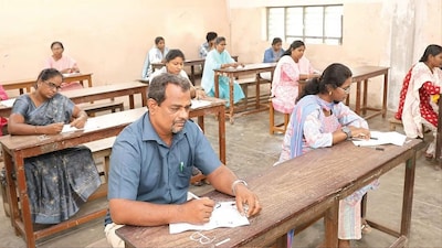 ஆசிரியர்கள் தேர்வு