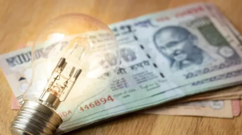 ஆனால், தற்போது இந்தக் கொள்கை வரைவு நிலையில் உள்ளது. மேலும் அரசாங்கம் பல்வேறு துறைகளிடமிருந்து பரிந்துரைகளைப் பெறும். இந்தக் கொள்கை இறுதியாக செயல்படுத்தப்படும்போது, ​​மின் கட்டணங்களைக் கணக்கிடுவதில் வெளிப்படைத்தன்மையை அதிகரிக்கக்கூடும். இருப்பினும், அதனுடன் மின் கட்டண உயர்வு தவிர்க்க முடியாததாகிவிடும் என்று நிபுணர்கள் கூறுகிறார்கள்.