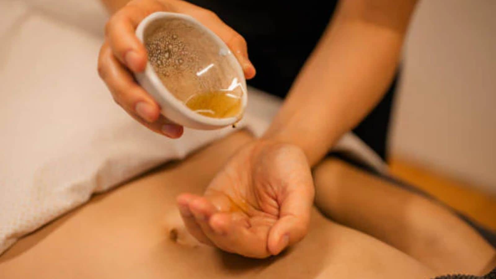 இரவு தூங்கும் முன் தொப்புளில் ஆலிவ் ஆயில் தடவுங்க.. இந்த 5 நன்மைகள் கிடைக்கும்..! | லைப்ஸ்டைல் போட்டோகேலரி - News18 தமிழ்