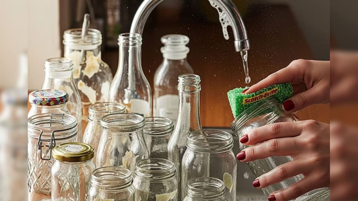 பாட்டில்களில் ஒட்டியிருக்கும் ஸ்டிக்கர்களை அகற்ற கஷ்டமா இருக்கா..? இந்த எளிய ட்ரிக்ஸ் தெரிஞ்சுக்கோங்க..! | லைஃப்ஸ்டைல் - News18 தமிழ்