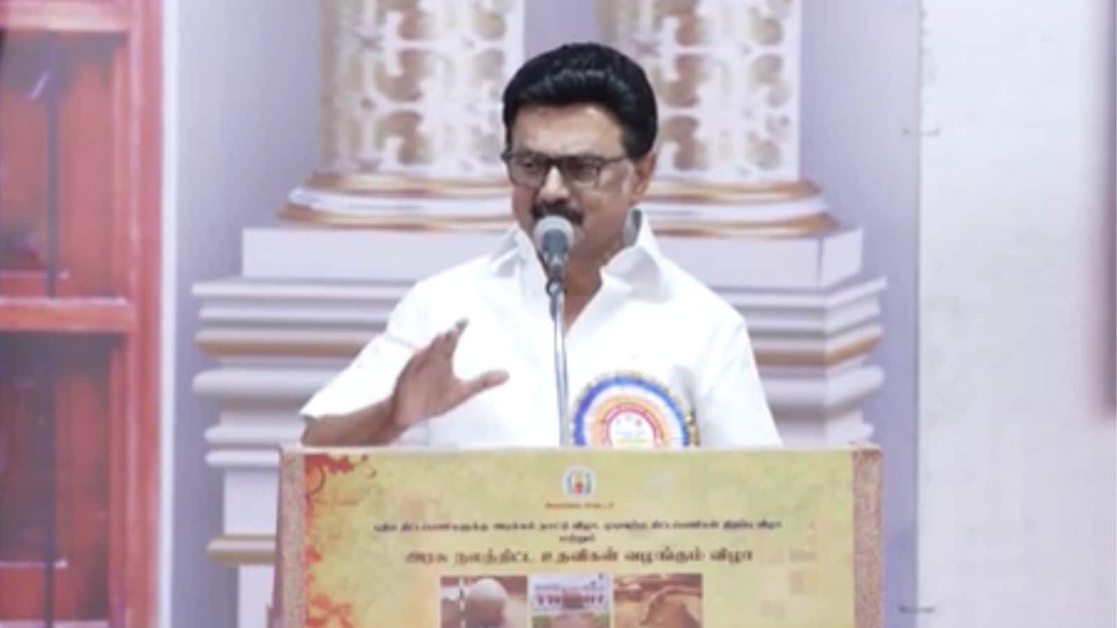 ரேஷன் கார்டுதார்களுக்கு செல்போன் வழங்கப்படும், இலவச வைஃபை எங்கே..? பழனிசாமிக்கு முதல்வர் ஸ்டாலின் கேள்வி | தமிழ்நாடு செய்திகள் (Tamil Nadu News) - News18 தமிழ்