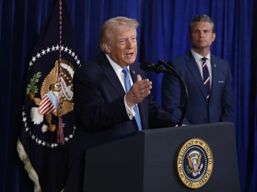  இதுதொடர்பாக சமூக வலைதளத்தில் பதிவிட்டுள்ள அவர், ஈரான் சரணடைந்த பிறகு, அங்கு ஒரு சிறந்த மற்றும் ஏற்றுக்கொள்ளக்கூடிய தலைவரைத் தேர்ந்தெடுத்து, ஈரானின் பொருளாதாரத்தை மீண்டும் மீட்டெடுக்க அமெரிக்கா உதவும் என்றும், ஈரானை மீண்டும் மகத்தான நாடாக மாற்றுவோம் என்றும் குறிப்பிட்டுள்ளார்.