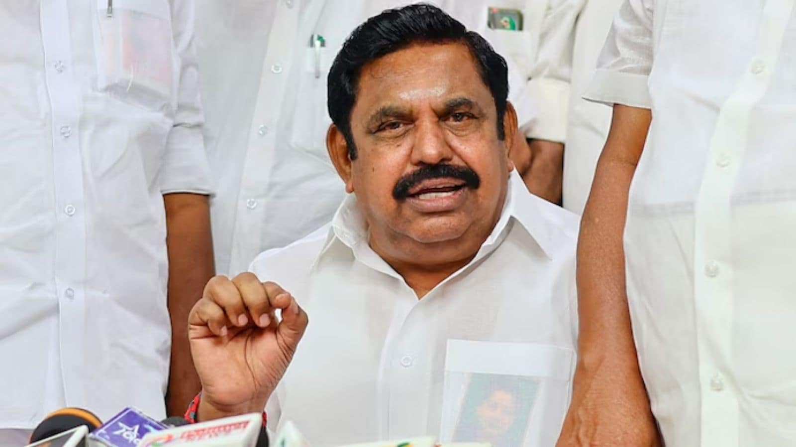 சென்னையில் 4ஆம் தேதி அதிமுக மாவட்டச் செயலாளர்கள் கூட்டம்.. என்னென்ன ஆலோசனை நடத்தப்படுகிறது? | தமிழ்நாடு செய்திகள் (Tamil Nadu News) - News18 தமிழ்