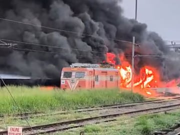 திருச்சூர் ரயில் நிலையத்தில் பயங்கர தீ விபத்து