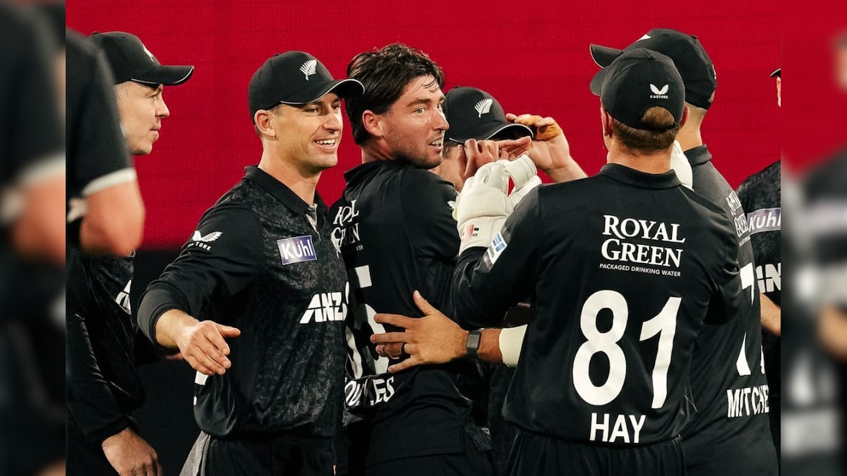 3-ஆவது ஒருநாள் போட்டியில் தோல்வி.. நியூசிலாந்துக்கு எதிரான தொடரை இழந்தது இந்திய அணி.. | விளையாட்டு - News18 தமிழ்